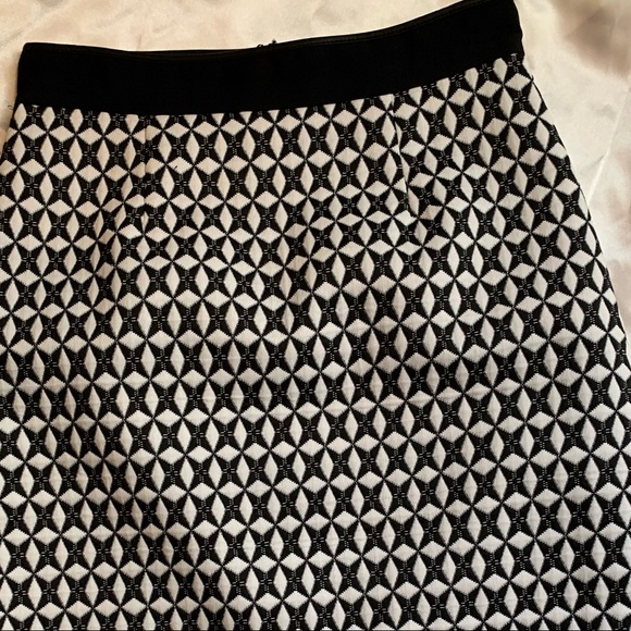 Banana Republic Dresses & Skirts - EUC Banana Republic lined skirt size 2